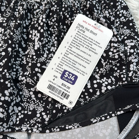 NWT Lululemon Hotty Hot Short II *Long 4" Chirasu Black / Chirakasu Alpine White - Picture 2 of 6